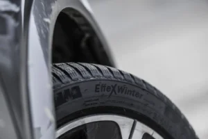 Opony całoroczne, letnie czy zimowe – które wybrać i dlaczego