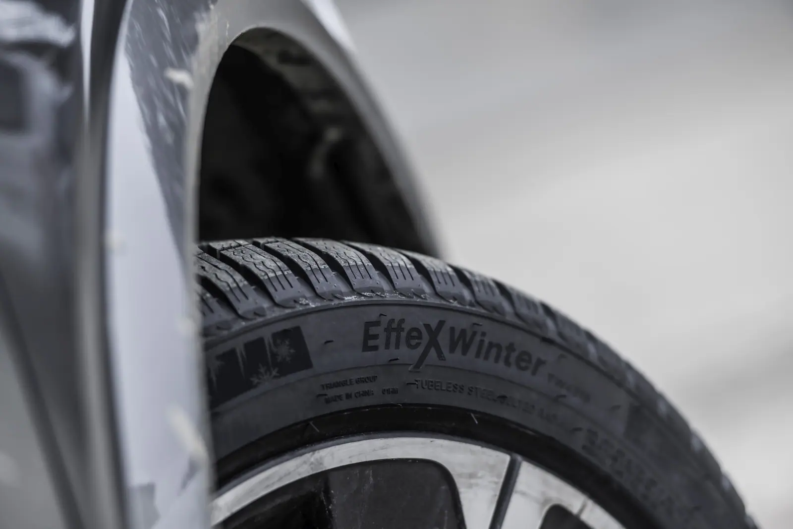 Opony całoroczne, letnie czy zimowe – które wybrać i dlaczego